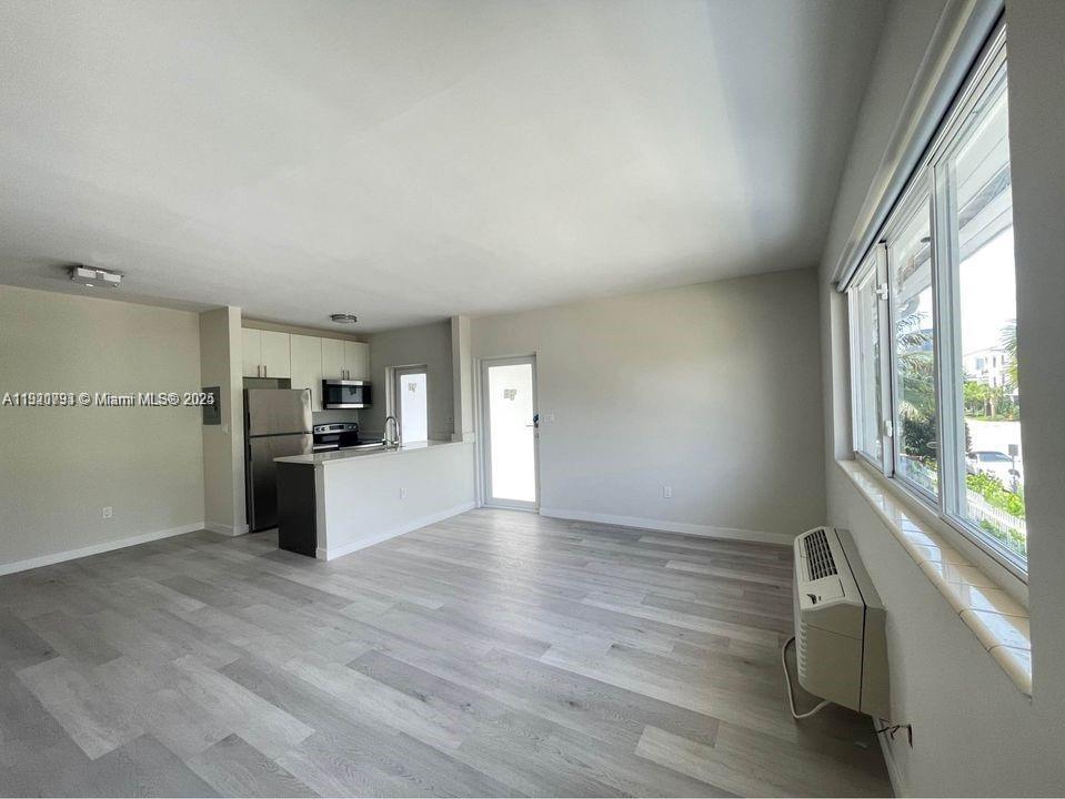 1535 Michigan Ave #1