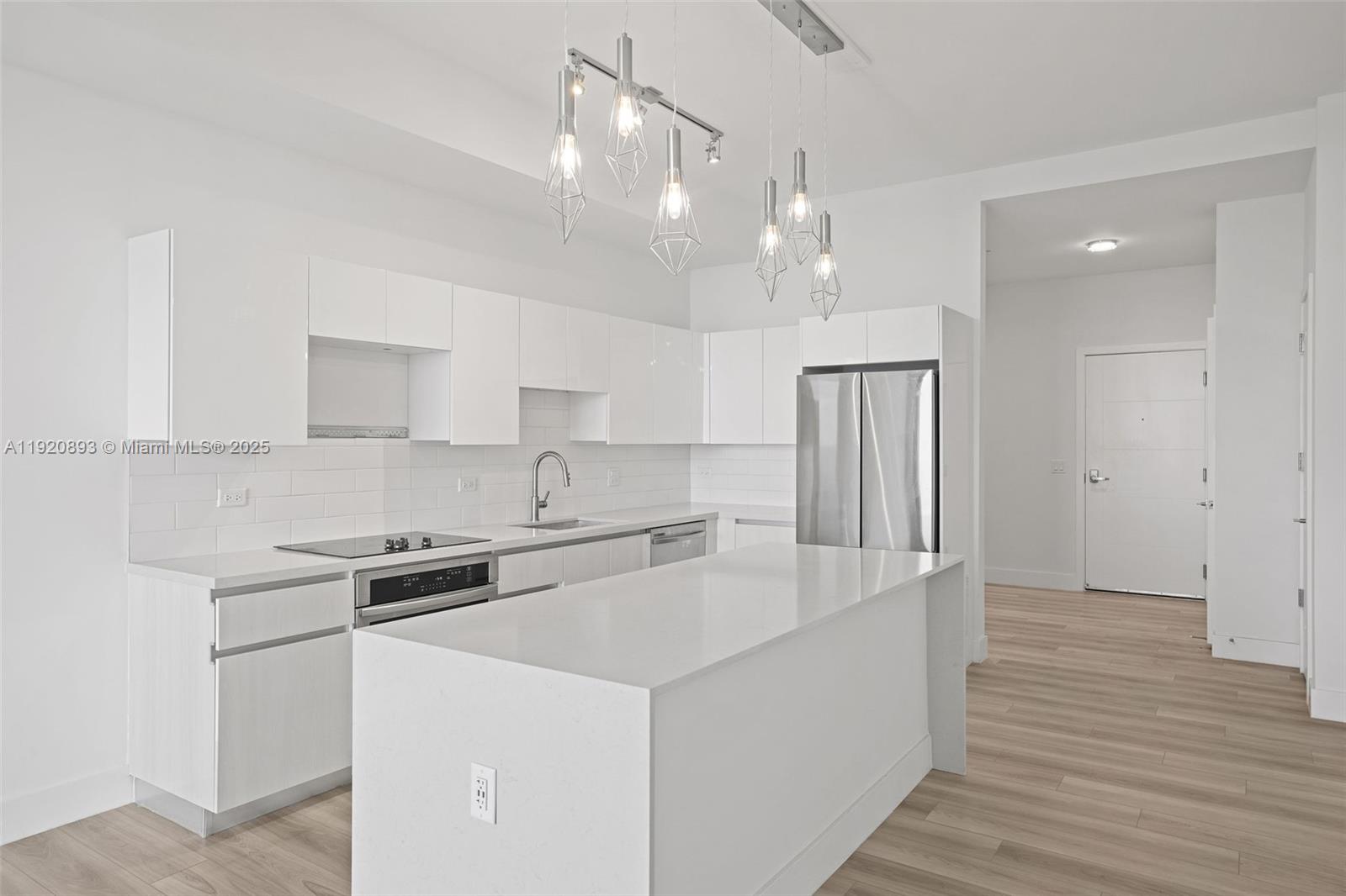 101 Diplomat Pkwy #2605