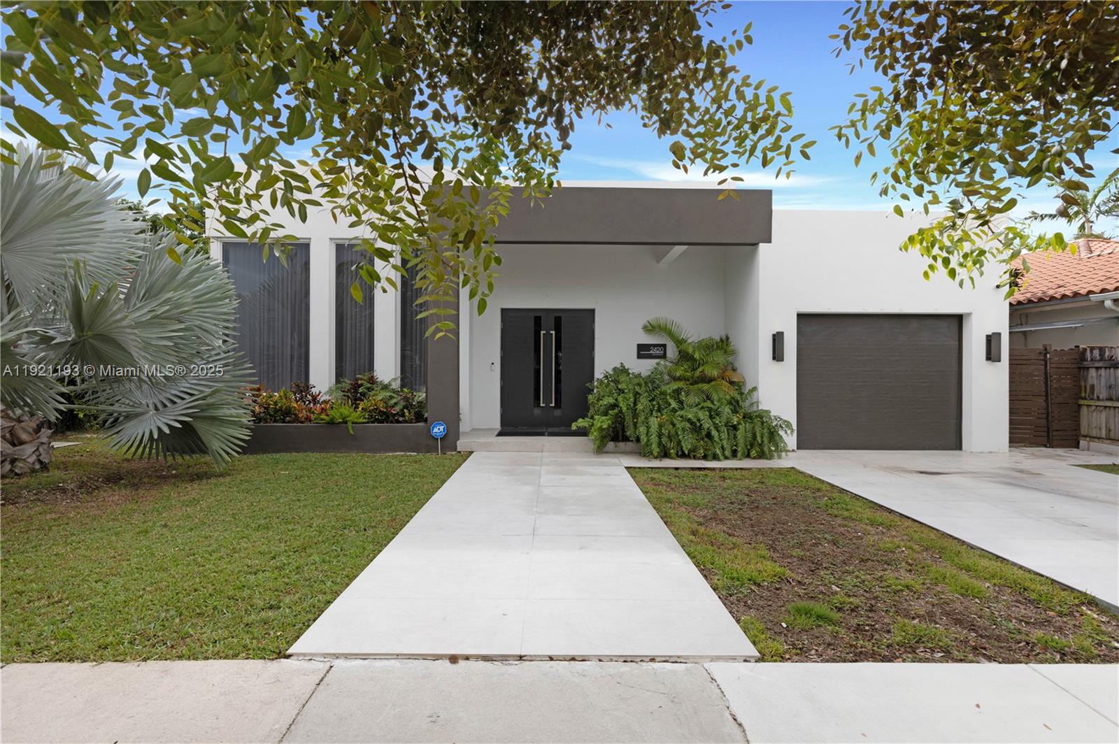 2420 SW 24th St Miami, FL 33145