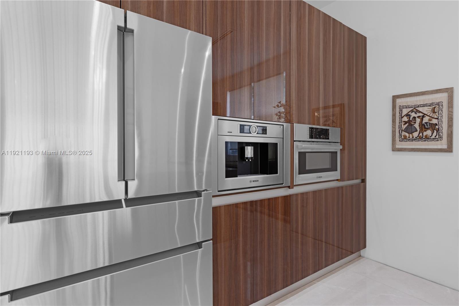 2420 SW 24th St Miami, FL 33145