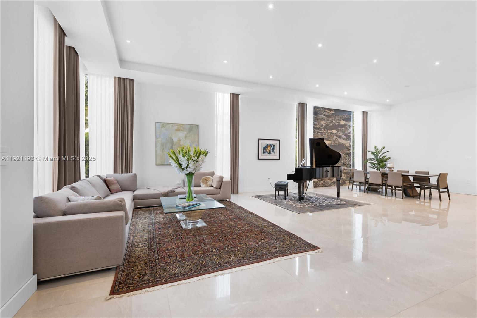 2420 SW 24th St Miami, FL 33145