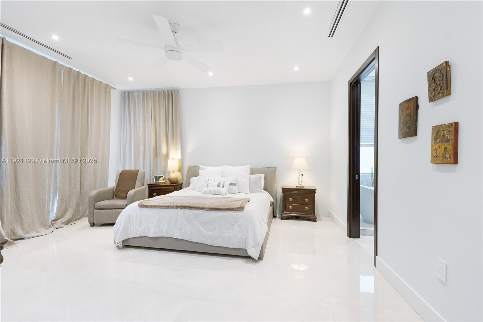 2420 SW 24th St Miami, FL 33145