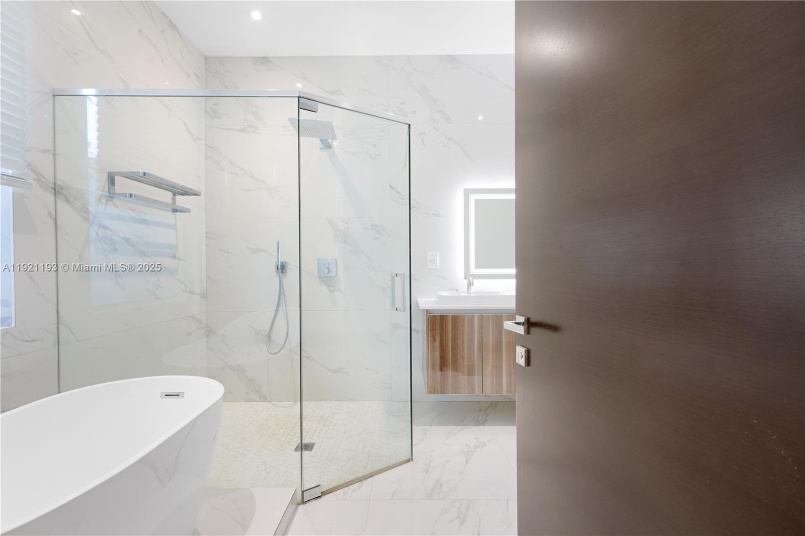 2420 SW 24th St Miami, FL 33145