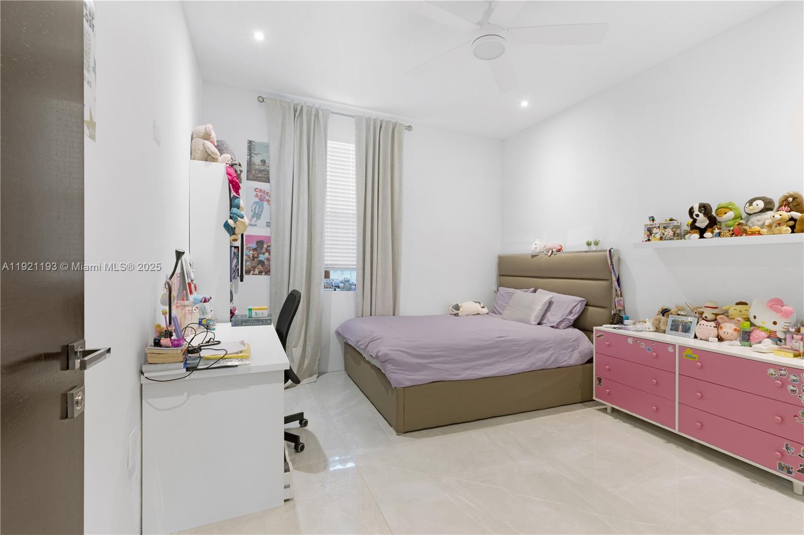 2420 SW 24th St Miami, FL 33145