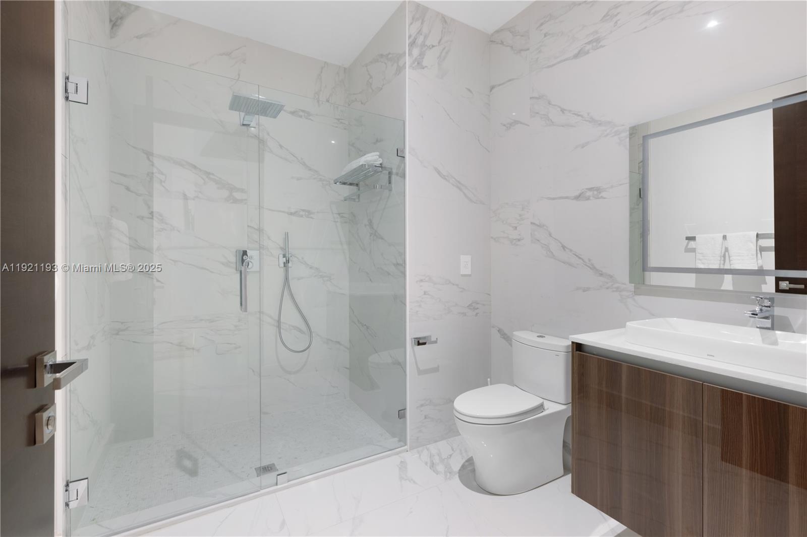 2420 SW 24th St Miami, FL 33145