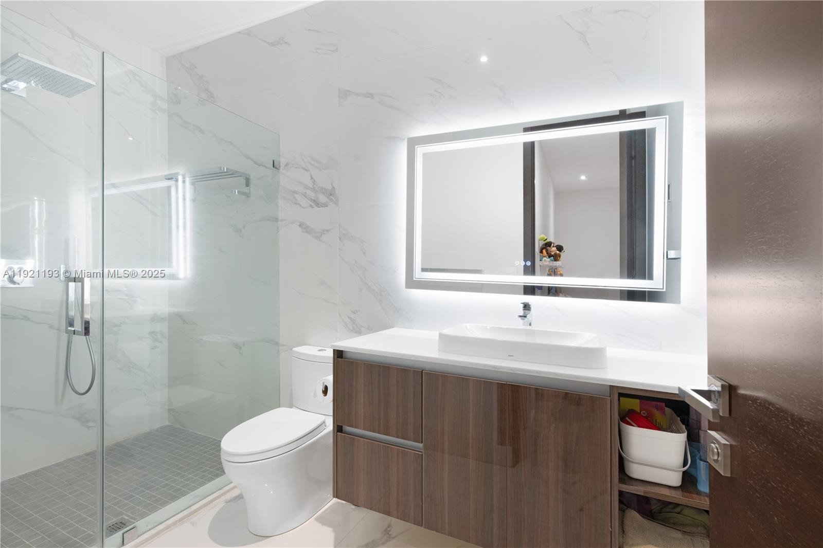 2420 SW 24th St Miami, FL 33145