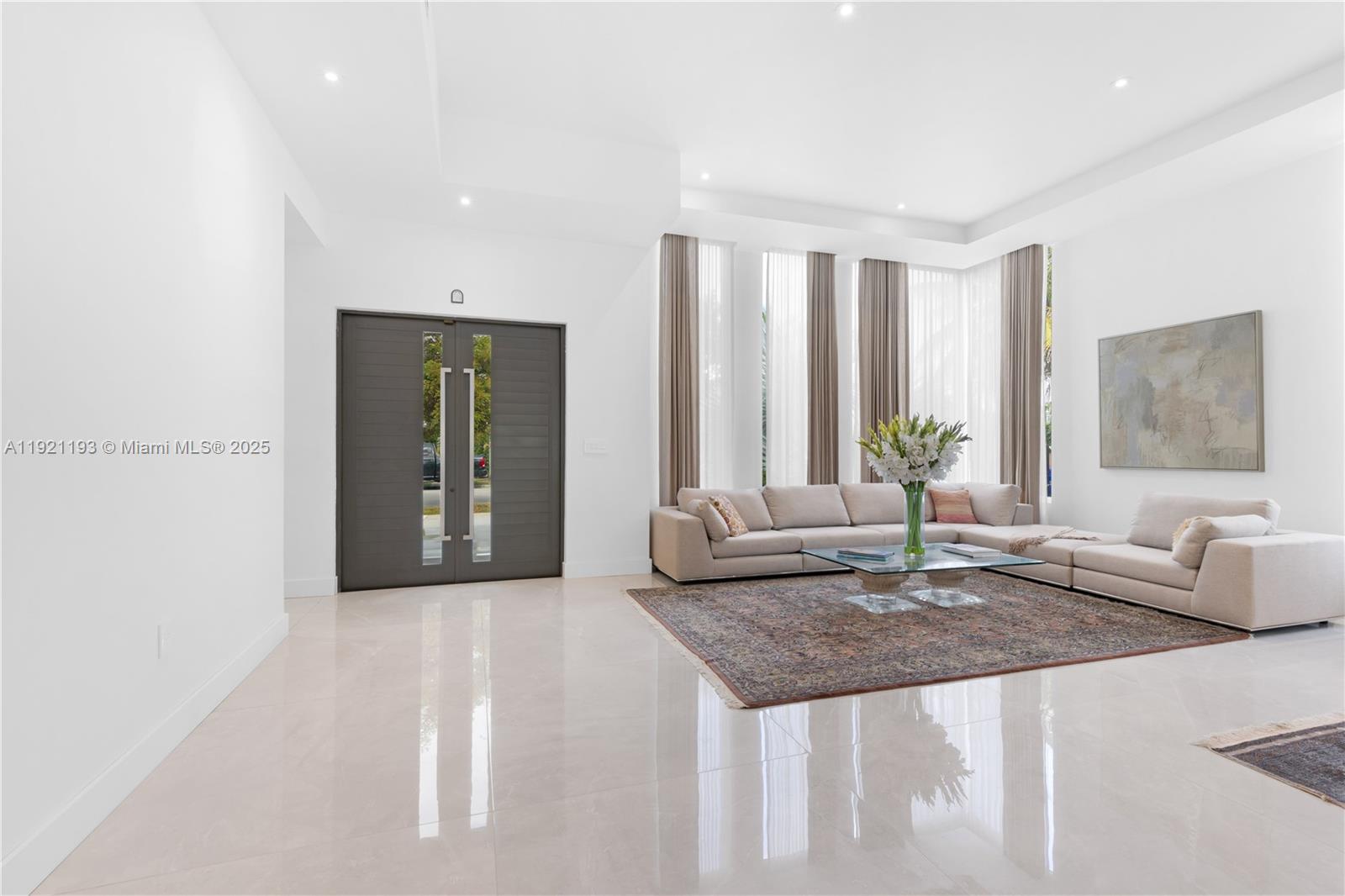 2420 SW 24th St Miami, FL 33145