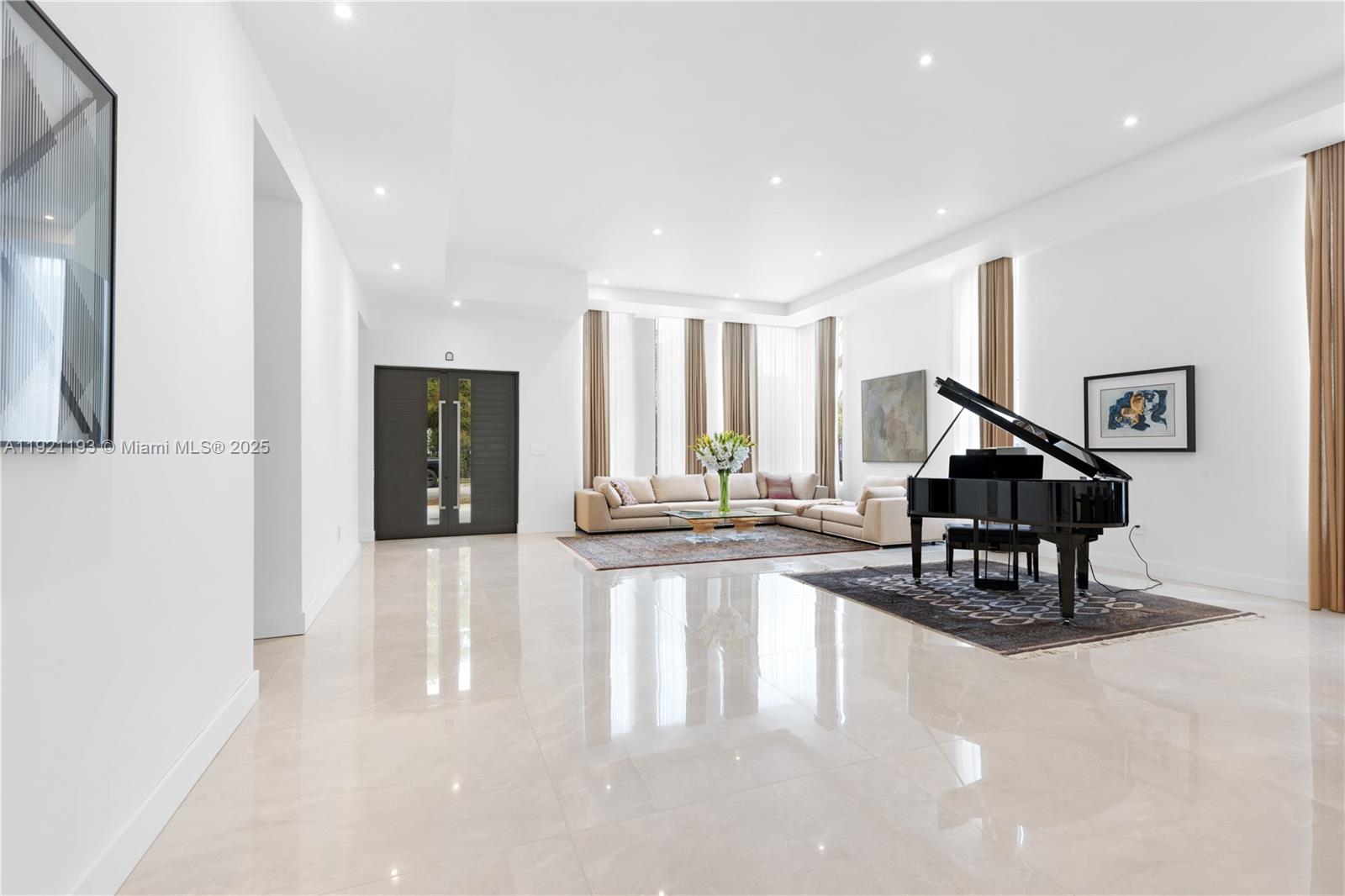 2420 SW 24th St Miami, FL 33145