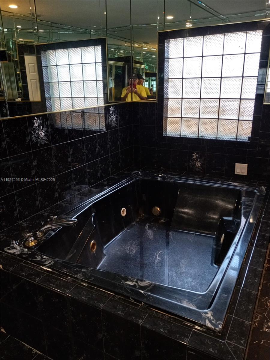 3041 NW 95th Ter Miami, FL 33147