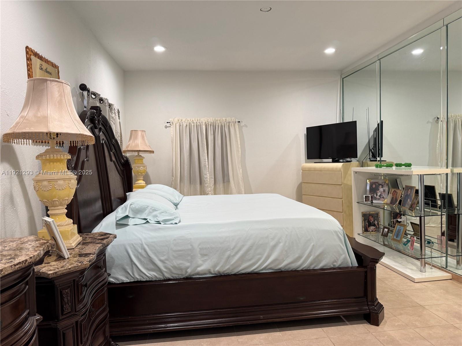 3041 NW 95th Ter Miami, FL 33147