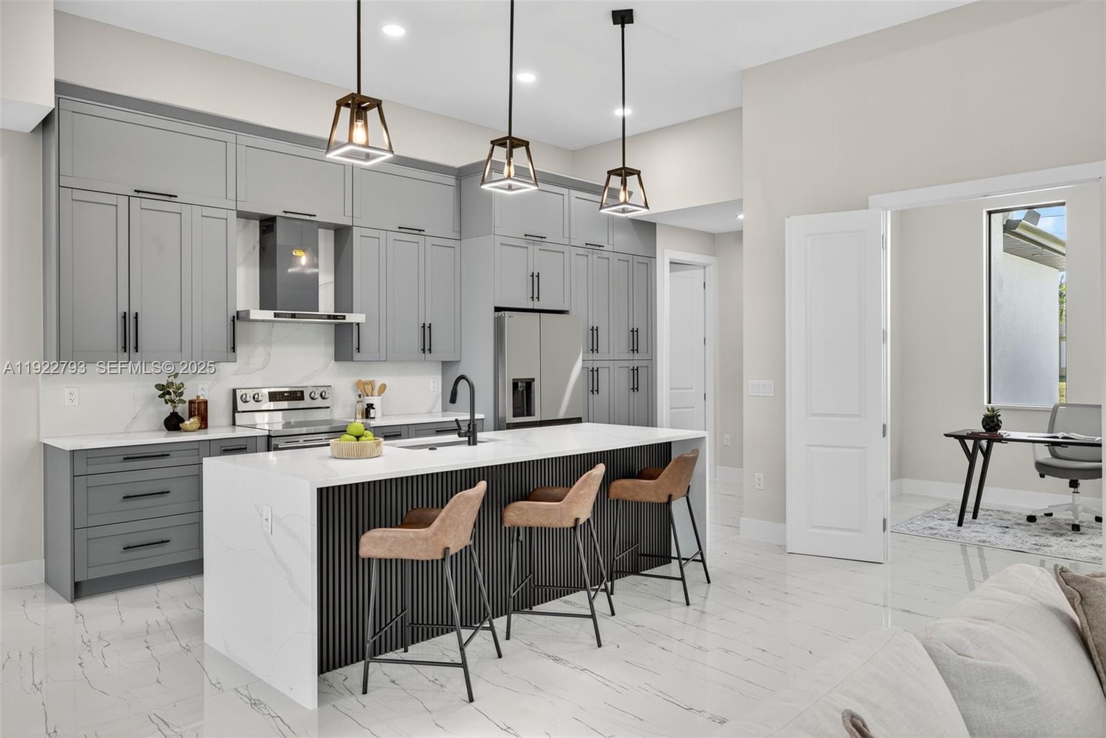 1129 SW 24th St Cape Coral, FL 33991