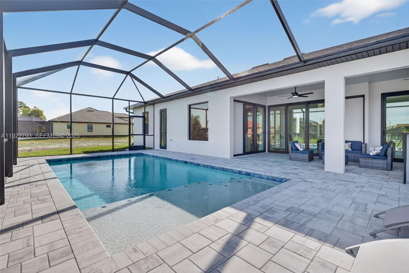 1129 SW 24th St Cape Coral, FL 33991