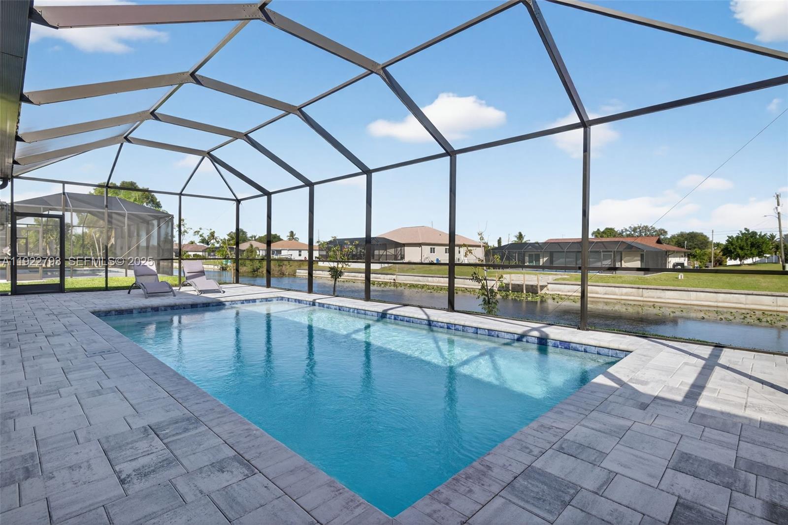 1129 SW 24th St Cape Coral, FL 33991