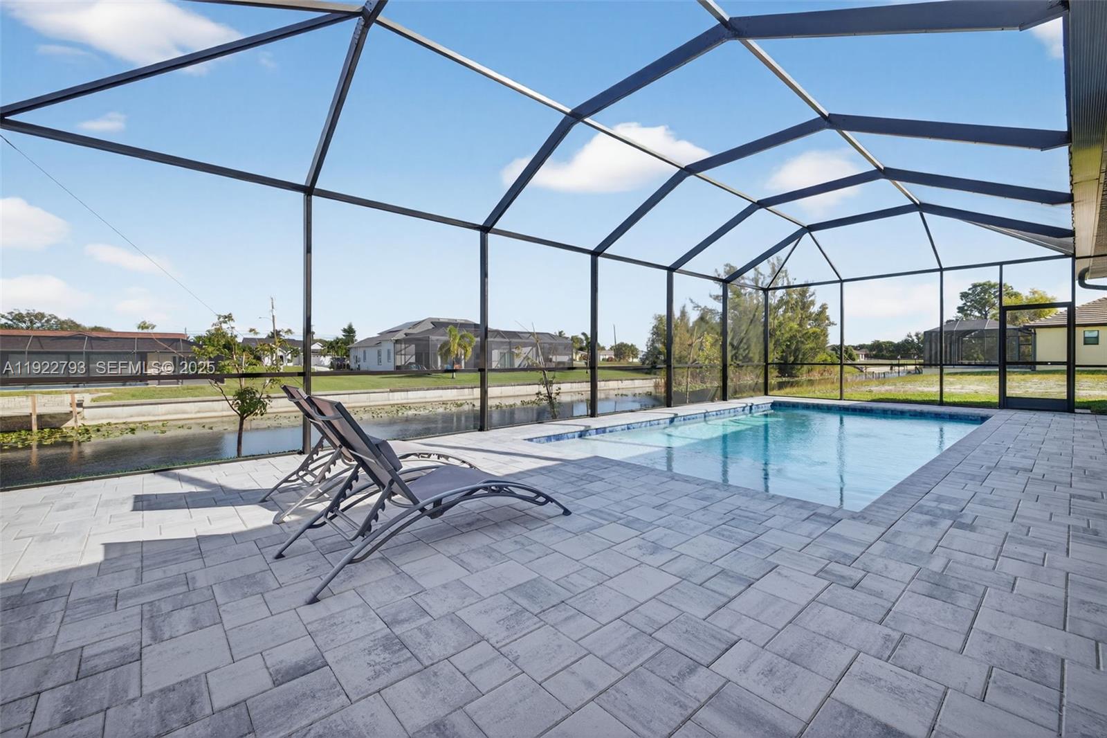 1129 SW 24th St Cape Coral, FL 33991