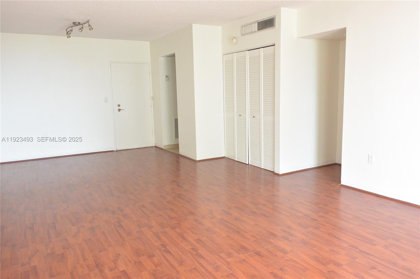 800 West Ave #722 Miami Beach, FL 33139