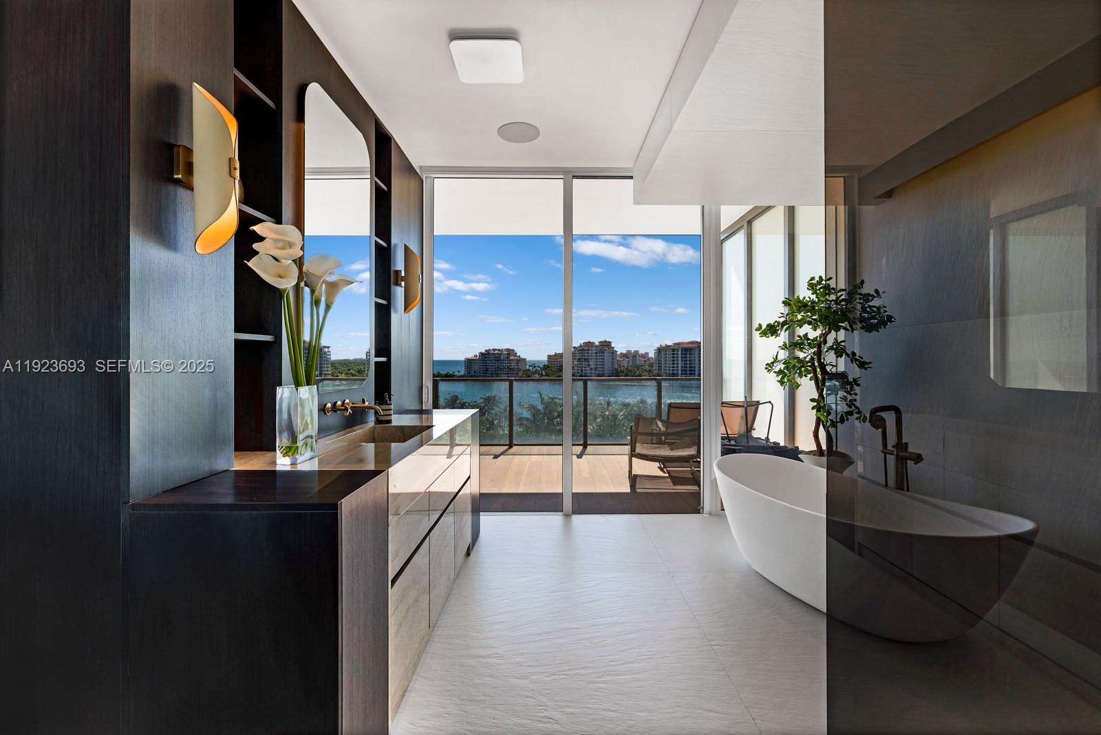 800 S Pointe Dr #801 Miami Beach, FL 33139