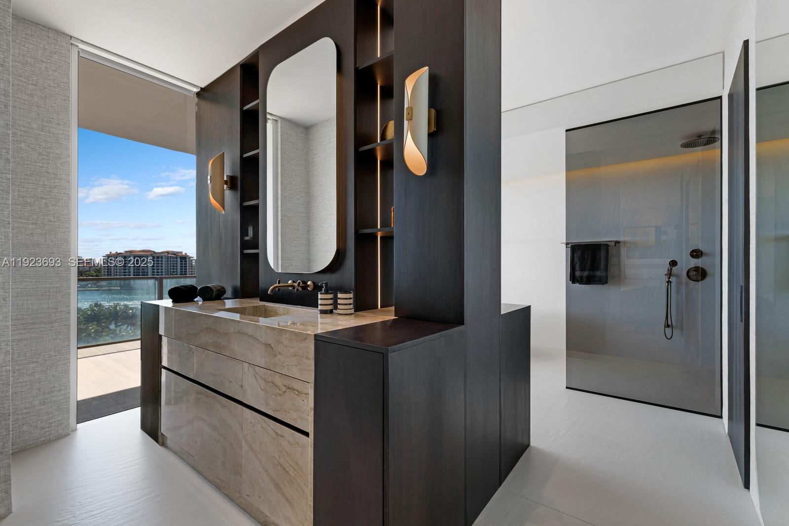 800 S Pointe Dr #801 Miami Beach, FL 33139