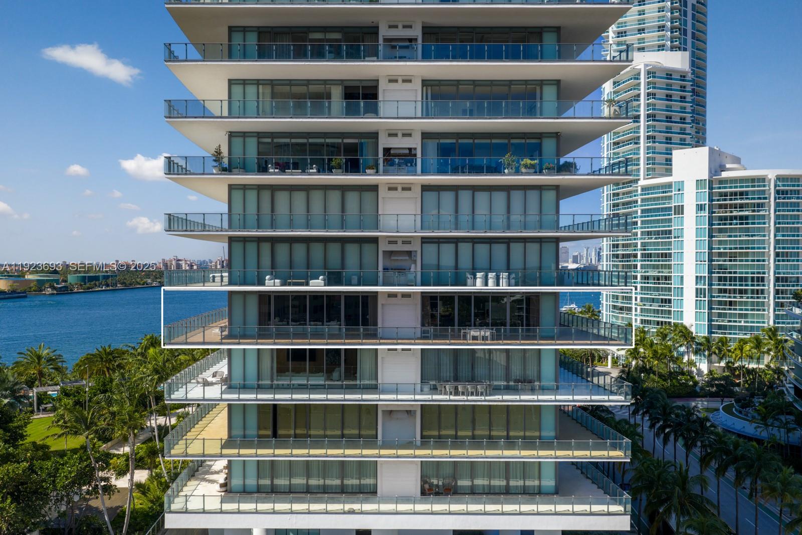 800 S Pointe Dr #801 Miami Beach, FL 33139