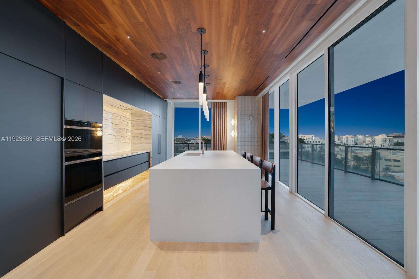 800 S Pointe Dr #801 Miami Beach, FL 33139