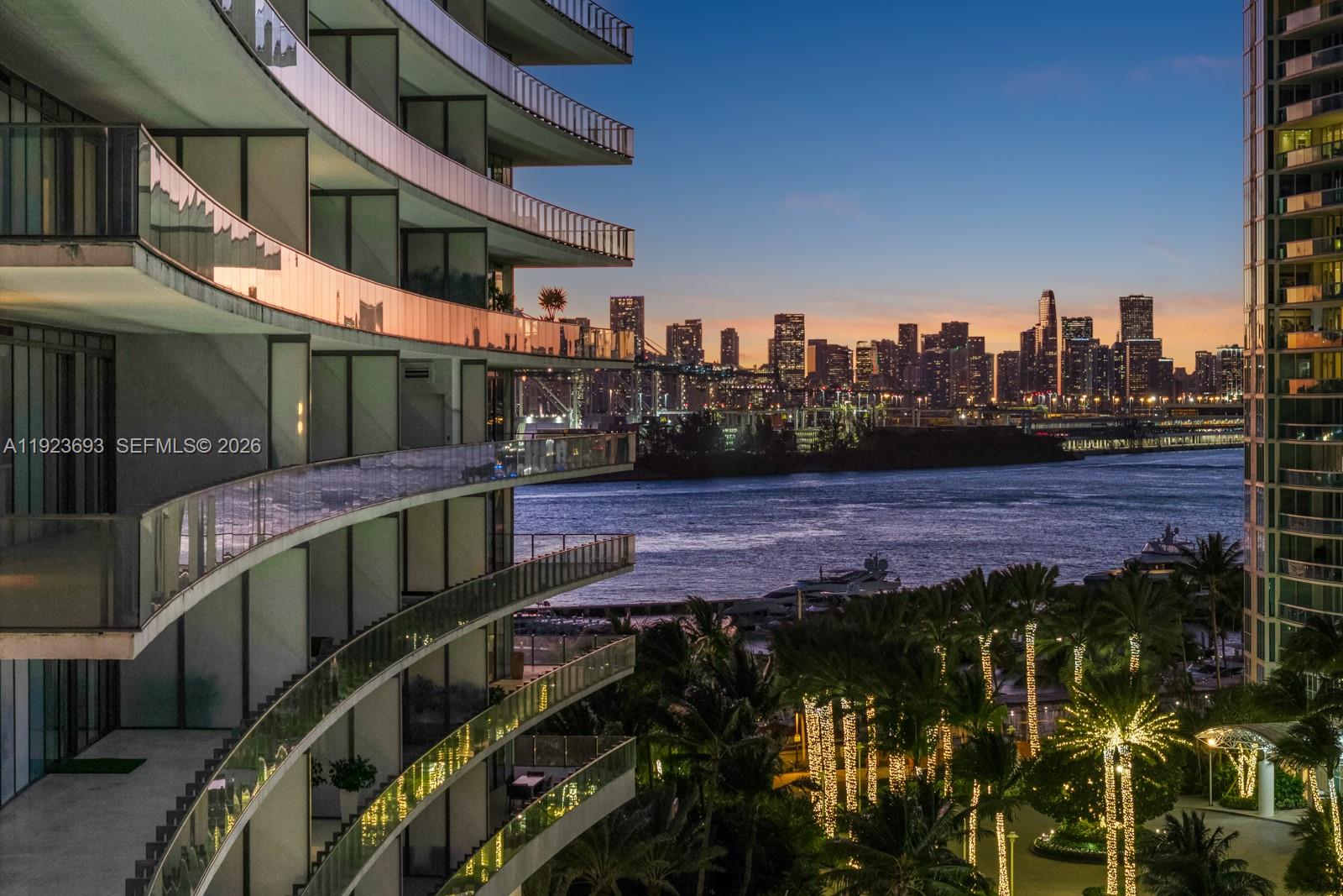 800 S Pointe Dr #801 Miami Beach, FL 33139