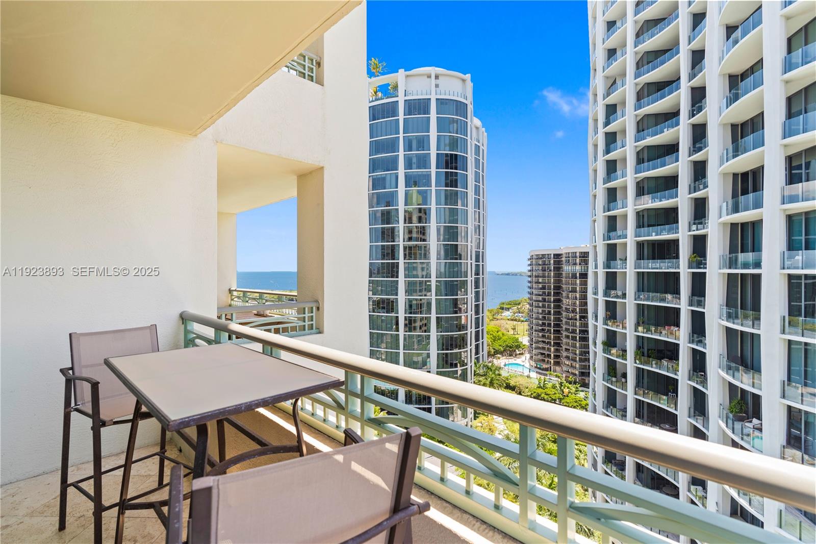 3400 SW 27th Ave #1505 Coconut Grove, FL 33133