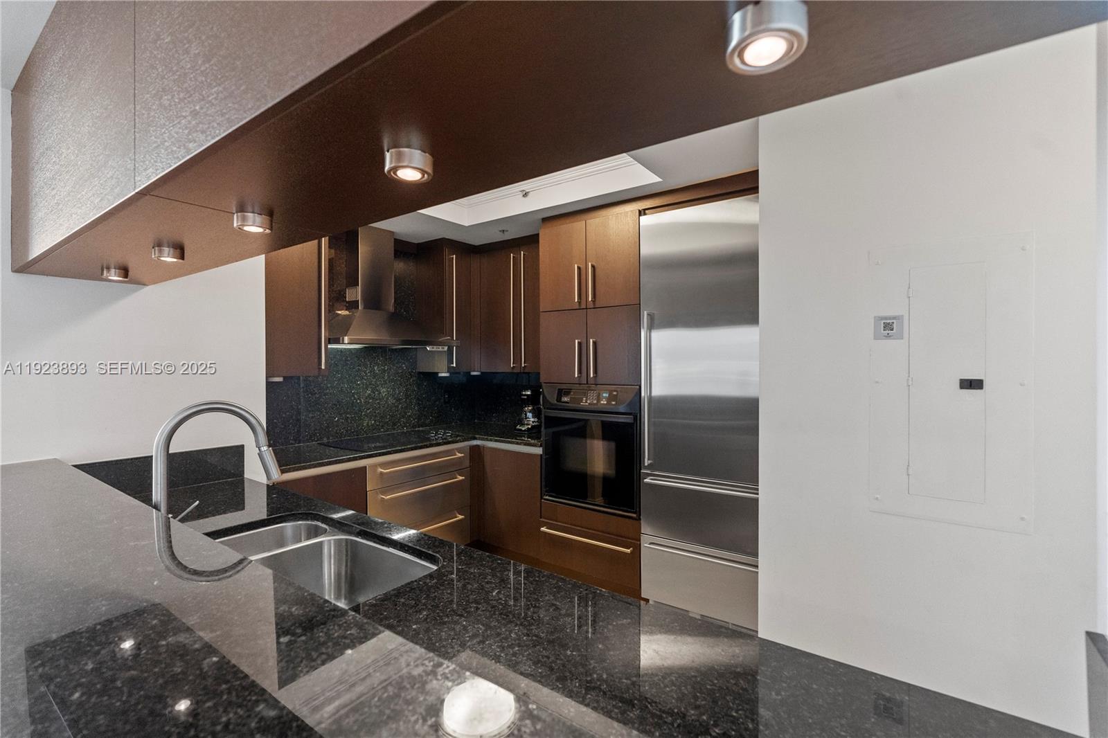 3400 SW 27th Ave #1505 Coconut Grove, FL 33133