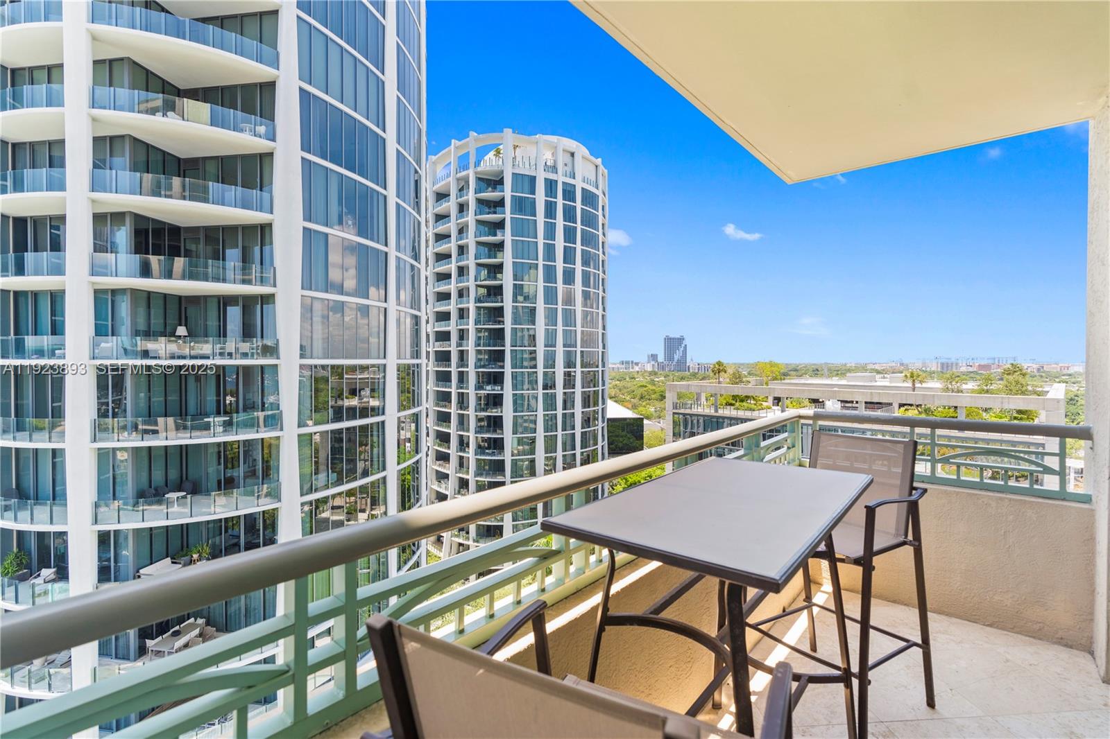 3400 SW 27th Ave #1505 Coconut Grove, FL 33133