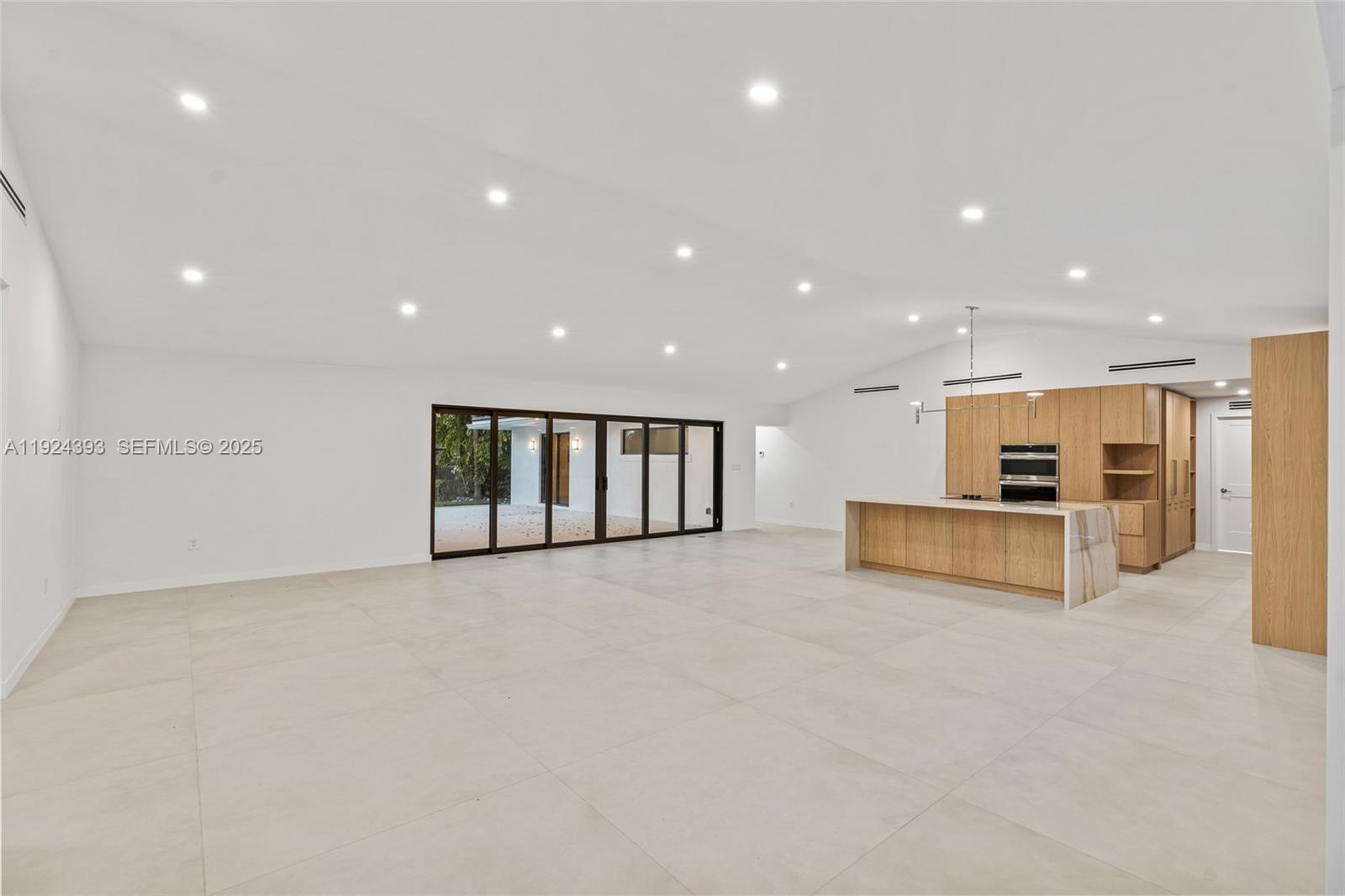 12940 SW 73rd Ave Pinecrest, FL 33156