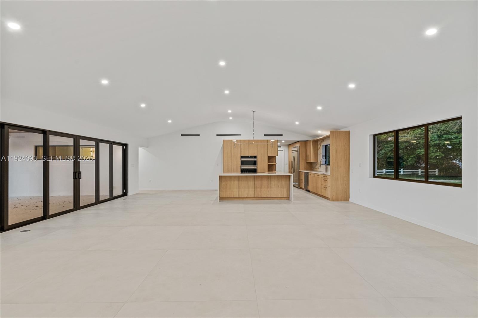 12940 SW 73rd Ave Pinecrest, FL 33156