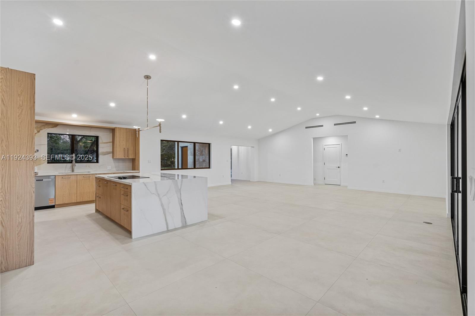 12940 SW 73rd Ave Pinecrest, FL 33156