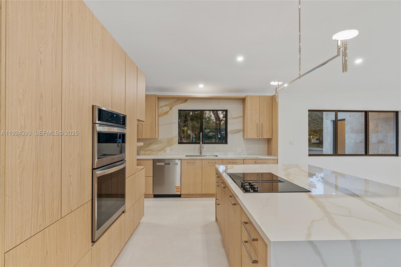 12940 SW 73rd Ave Pinecrest, FL 33156