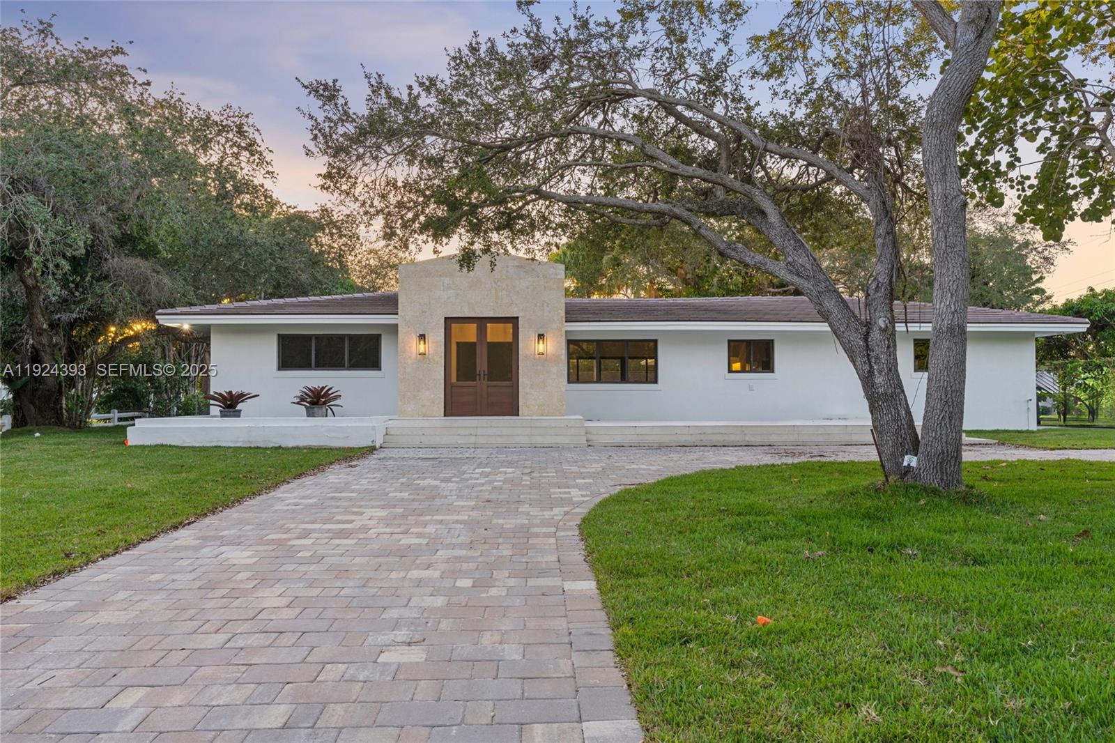 12940 SW 73rd Ave Pinecrest, FL 33156