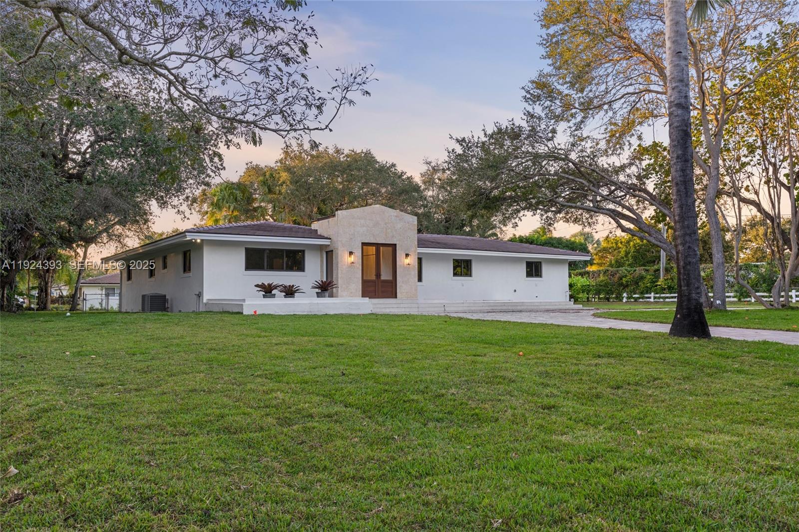 12940 SW 73rd Ave Pinecrest, FL 33156