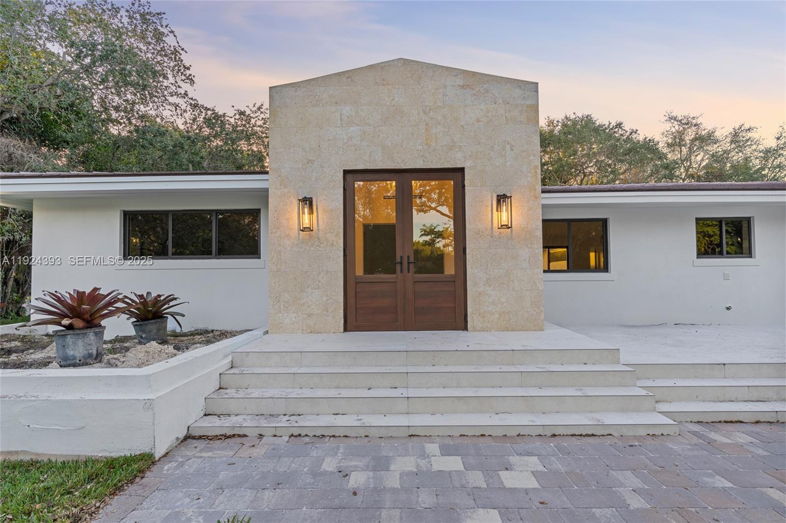 12940 SW 73rd Ave Pinecrest, FL 33156