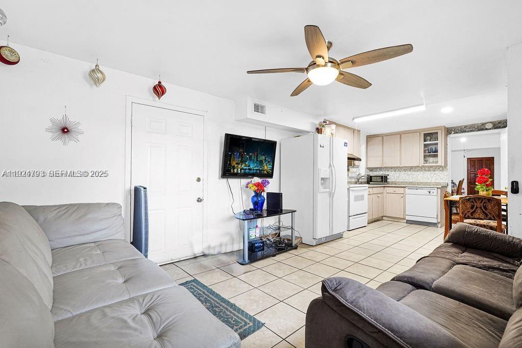 911 E 9th Pl Hialeah, FL 33010