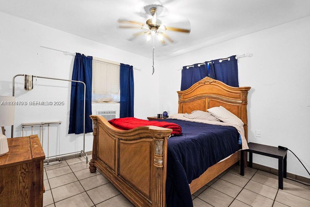 911 E 9th Pl Hialeah, FL 33010