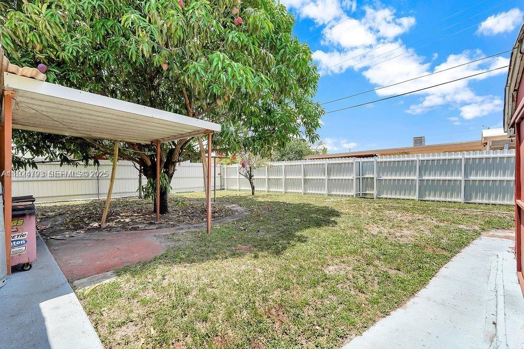 911 E 9th Pl Hialeah, FL 33010