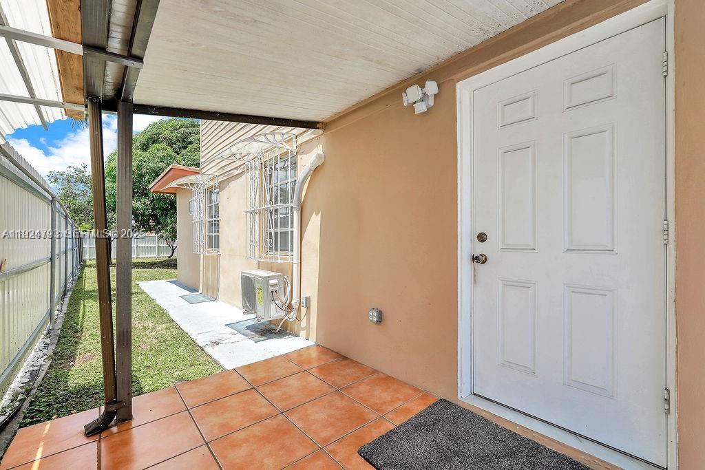 911 E 9th Pl Hialeah, FL 33010