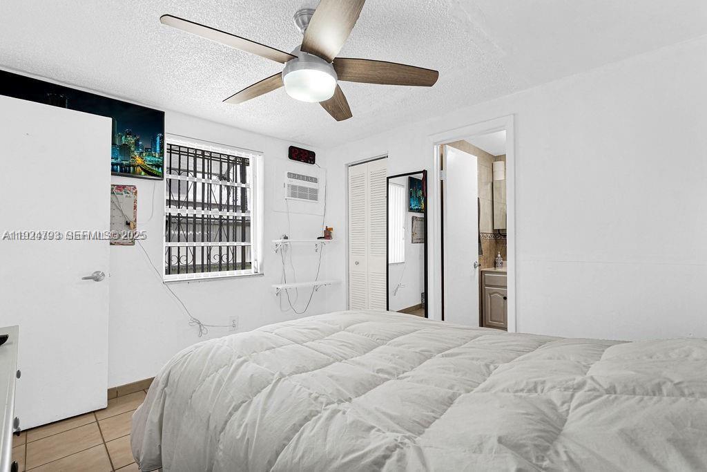 911 E 9th Pl Hialeah, FL 33010