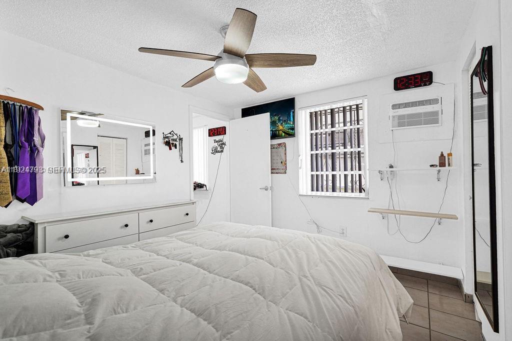 911 E 9th Pl Hialeah, FL 33010