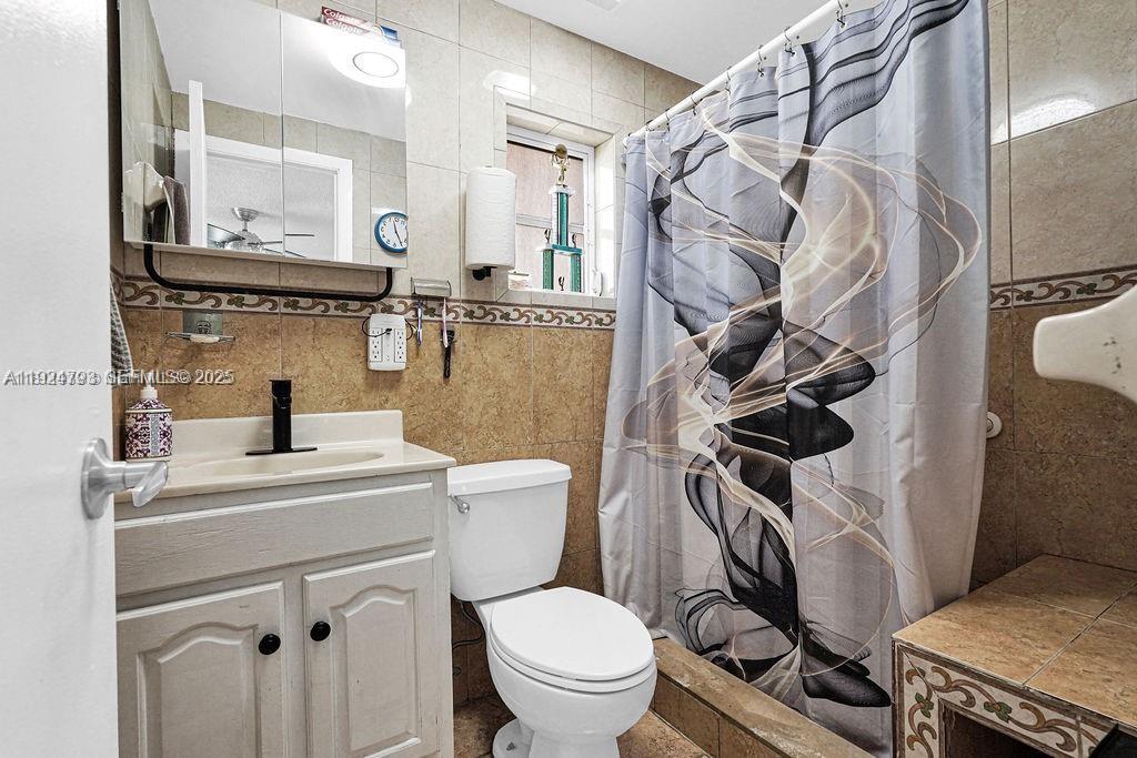 911 E 9th Pl Hialeah, FL 33010