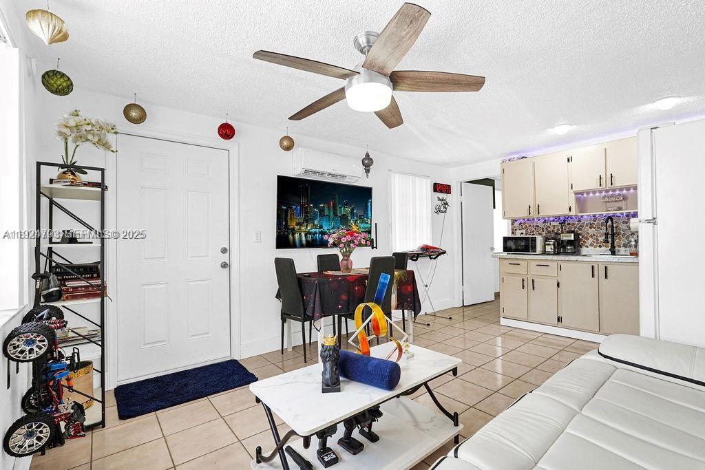 911 E 9th Pl Hialeah, FL 33010