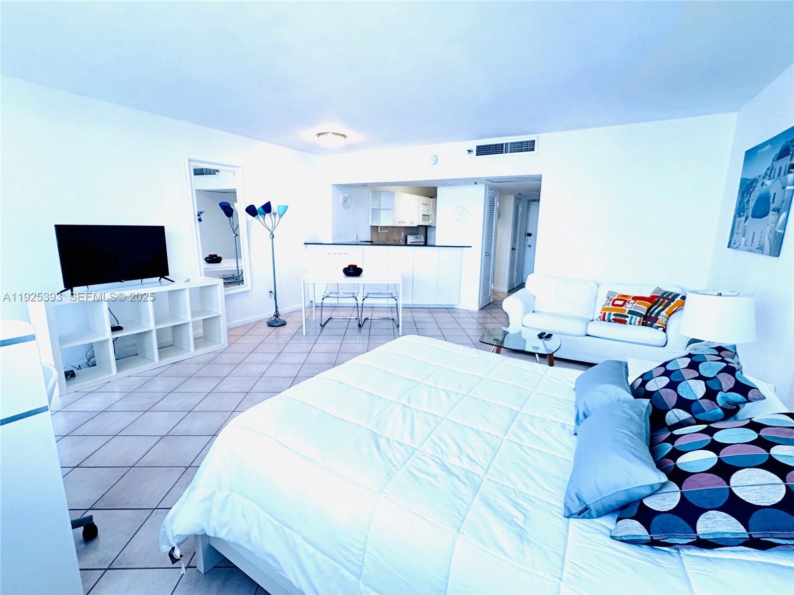 100 Lincoln Rd #1427 Miami Beach, FL 33139