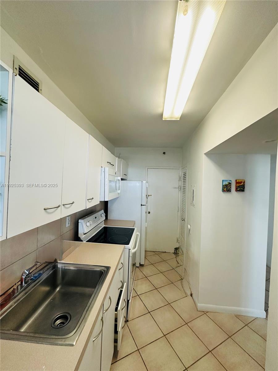 100 Lincoln Rd #1427 Miami Beach, FL 33139