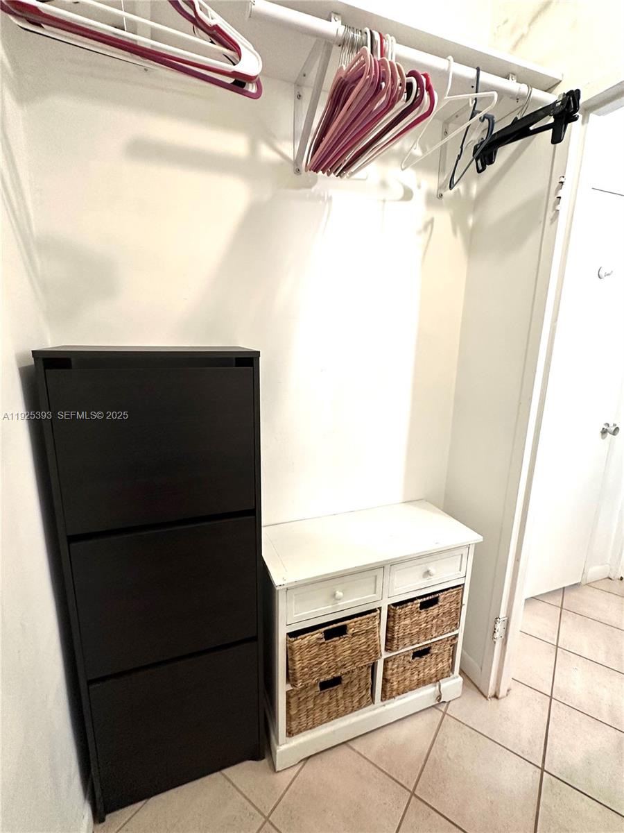 100 Lincoln Rd #1427 Miami Beach, FL 33139