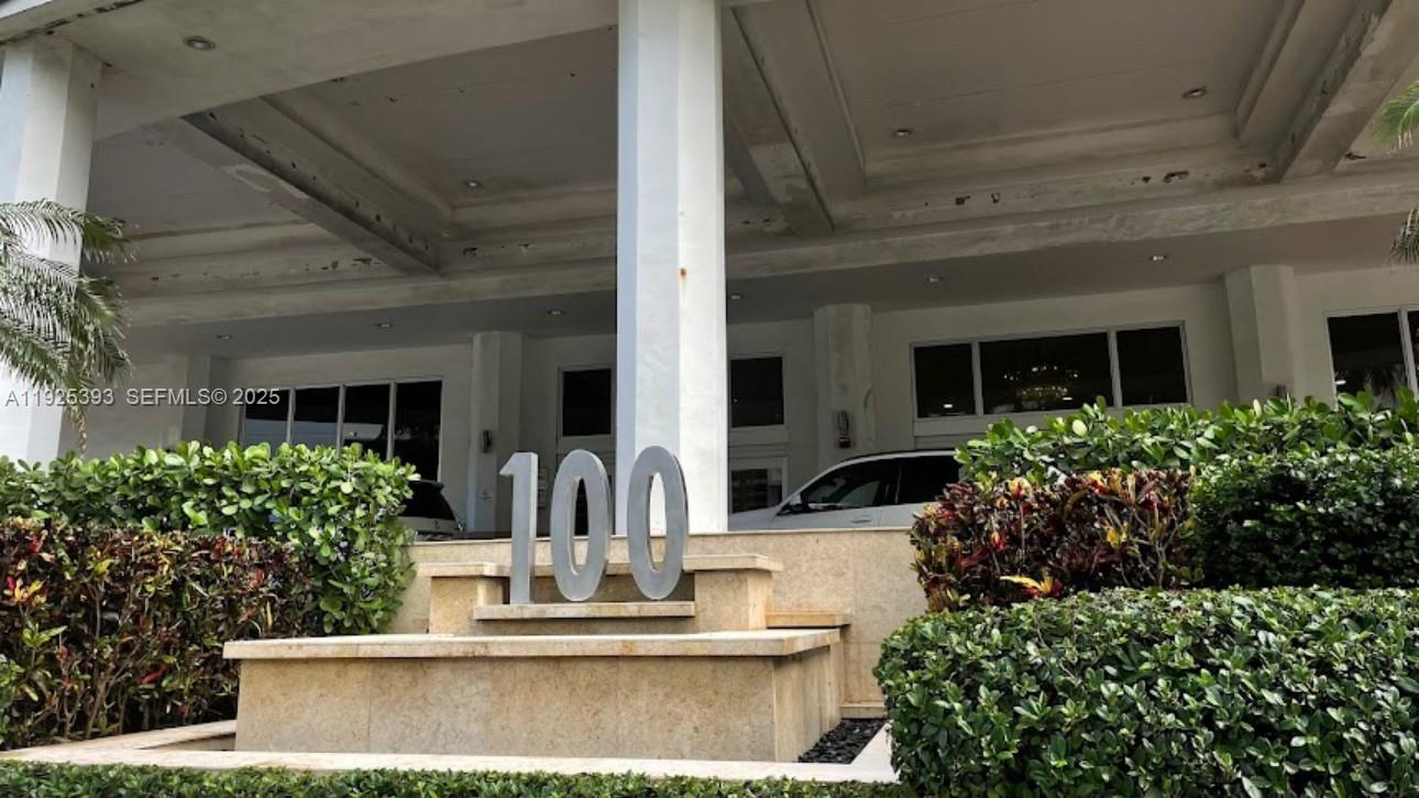 100 Lincoln Rd #1427 Miami Beach, FL 33139