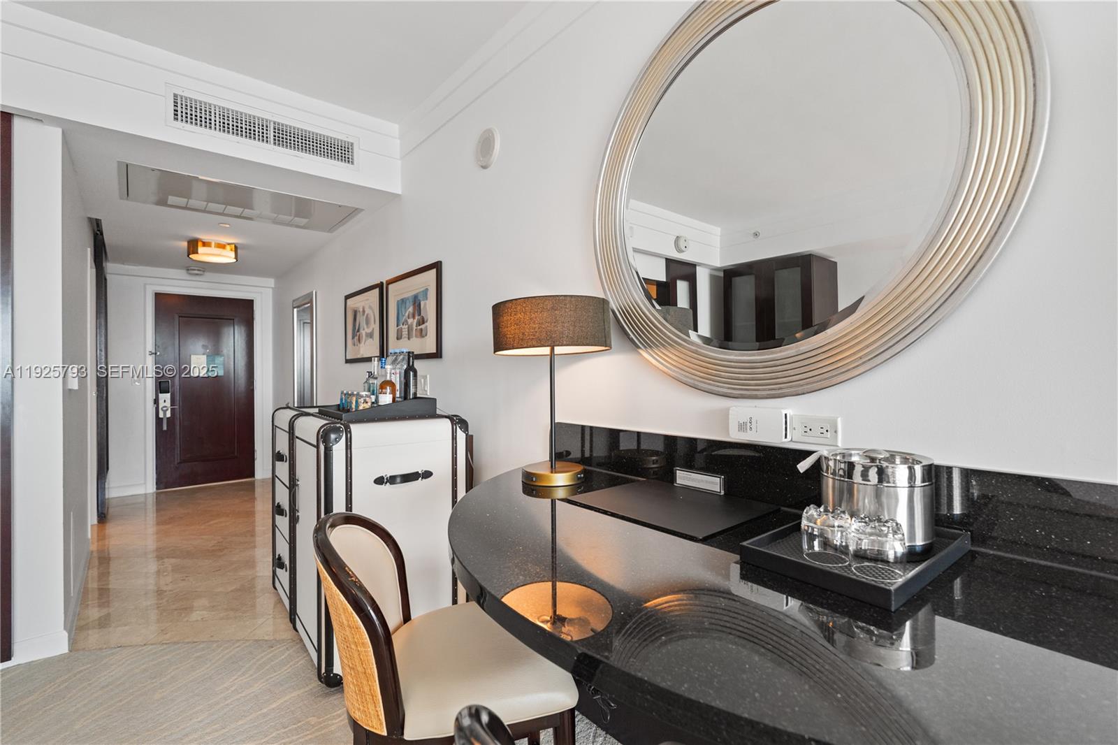 4391 Collins Ave #1814 Miami Beach, FL 33140