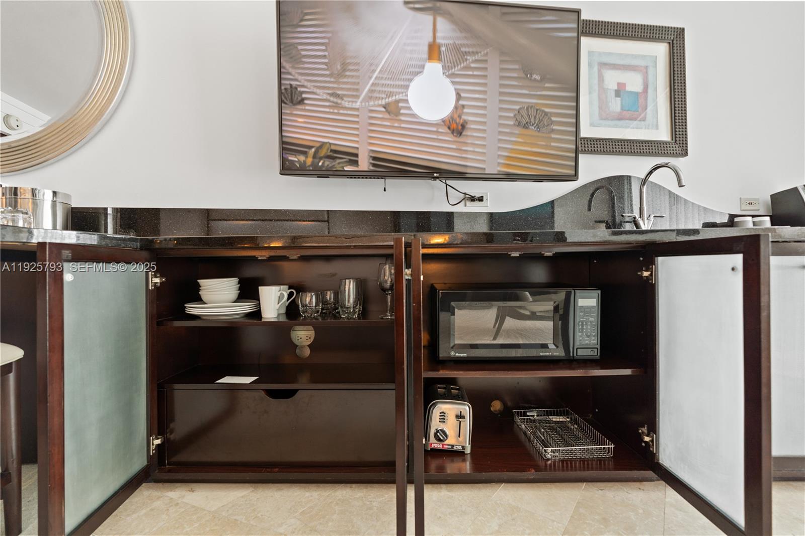 4391 Collins Ave #1814 Miami Beach, FL 33140