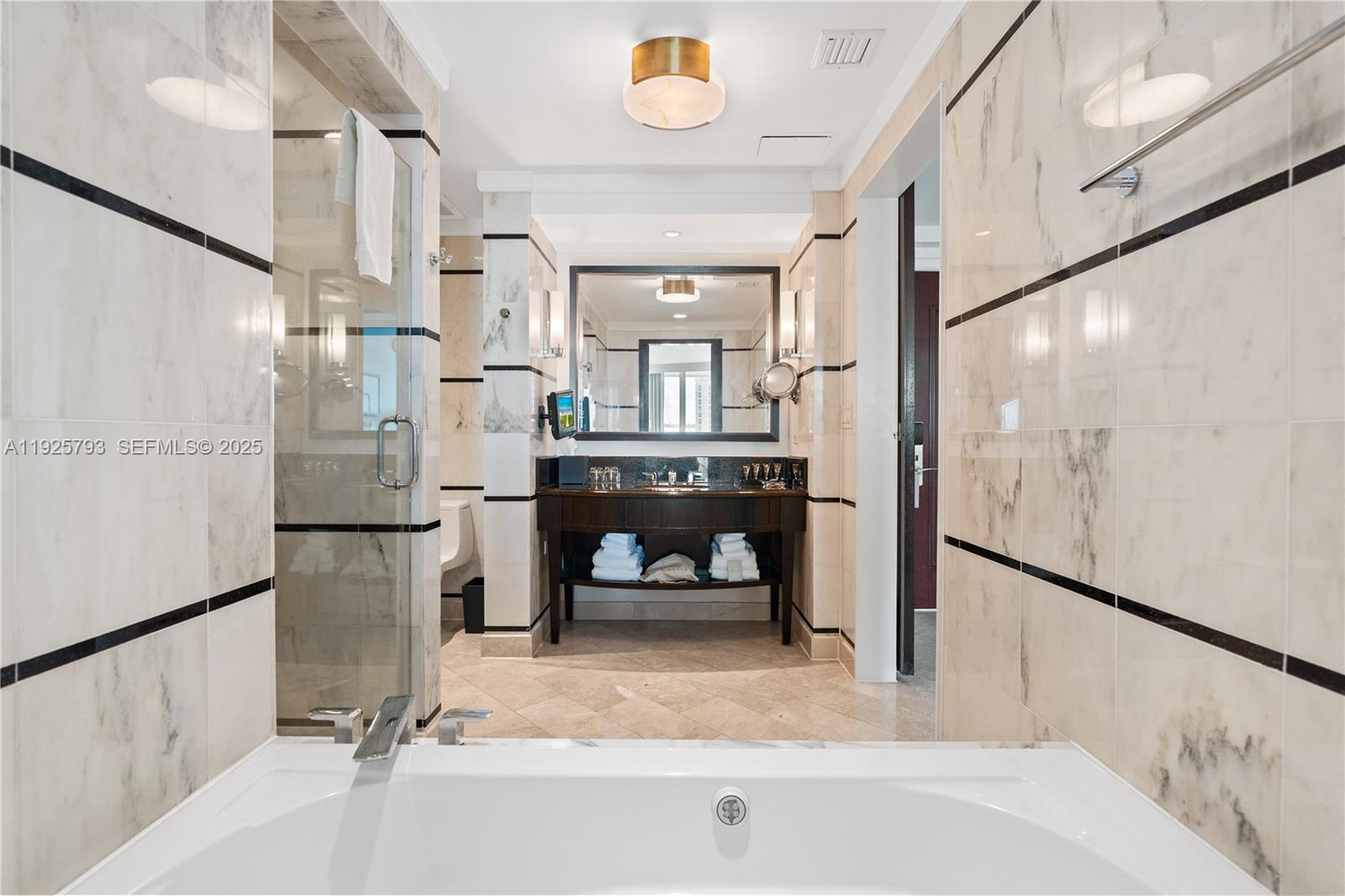 4391 Collins Ave #1814 Miami Beach, FL 33140