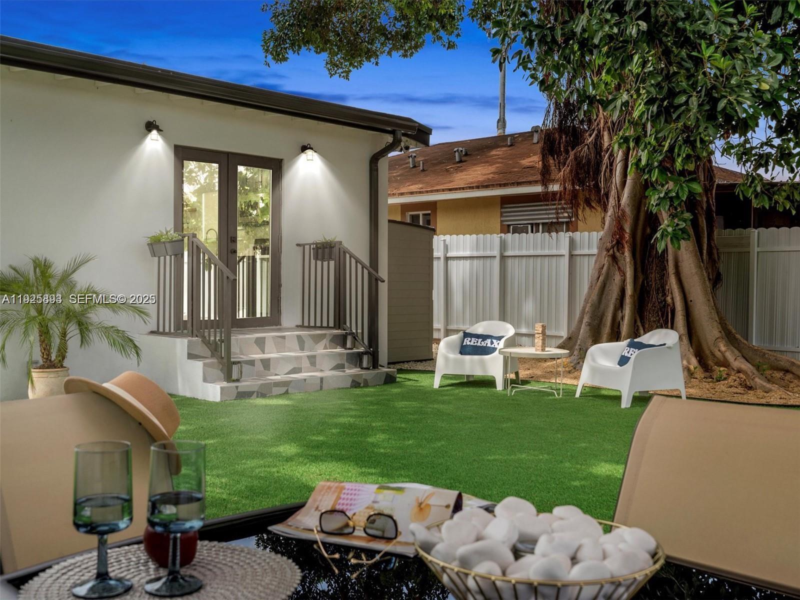 2171 NW 49th St Miami, FL 33142